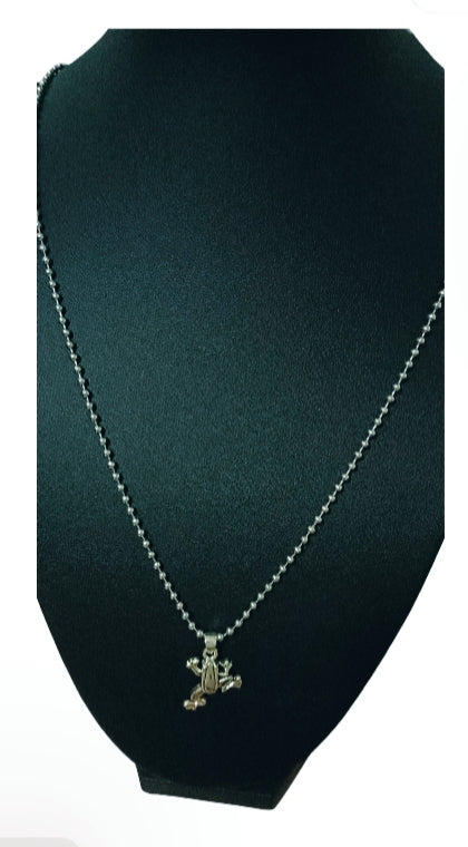 Silver Lizard Pendant Necklace - Nature-Inspired Charm